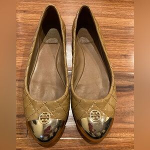 Tory Burch Quilted Tan Ballet Flats with Gold Cap Toe Logo size 8